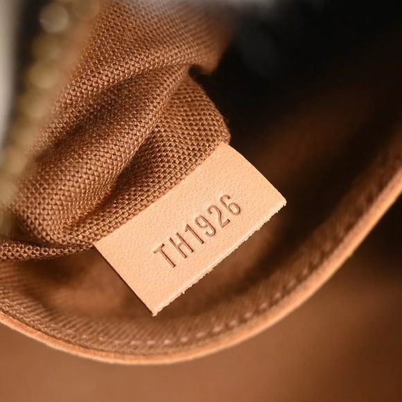 LOUIS VUITTON ALMA HANDBAG MONOGRAM M51130 TH1926 XX16212 - Picture 8 of 9